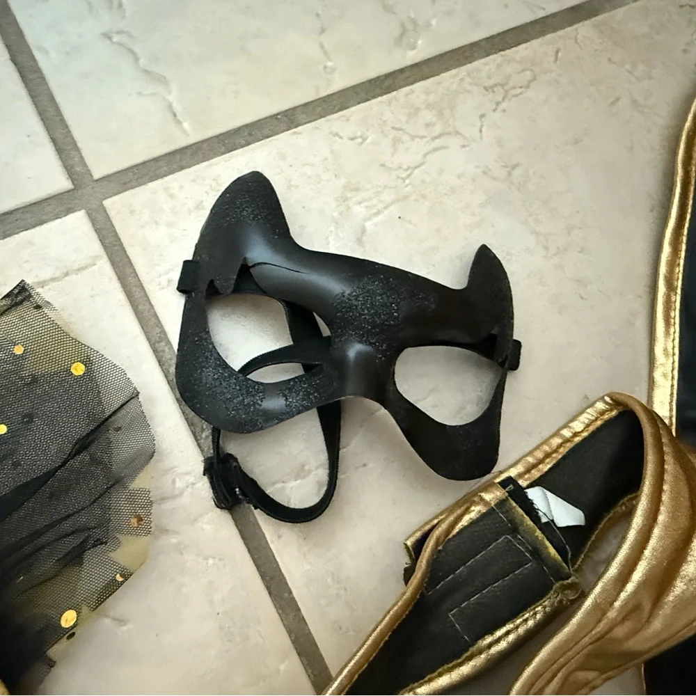 Girl’s batgirl costume size XS Rubie’s brand - Picture 6 of 6